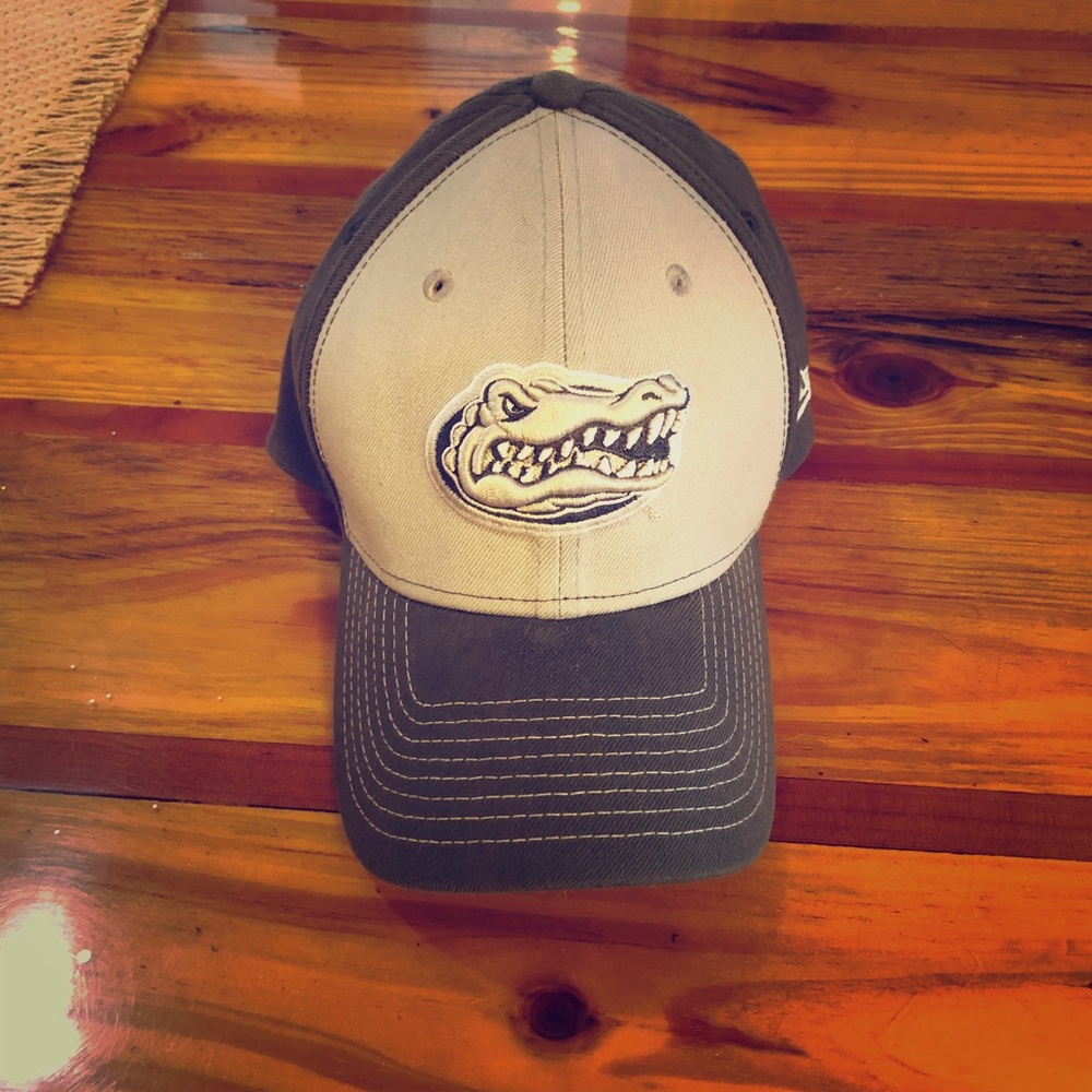 Gator hat